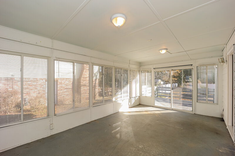 1,745/Mo, 7323 Mockingbird Trl Riverdale, GA 30274 Sun Room View