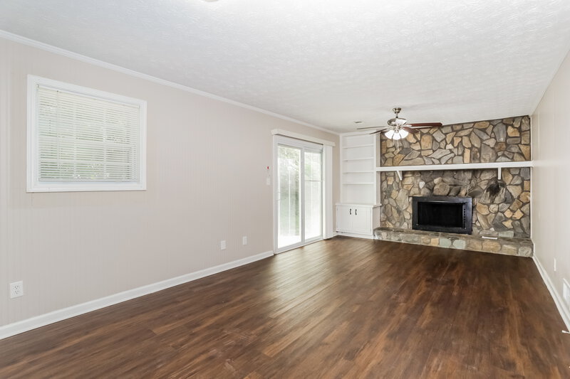 2,020/Mo, 5969 Twilight Trl Morrow, GA 30260 Family Room View