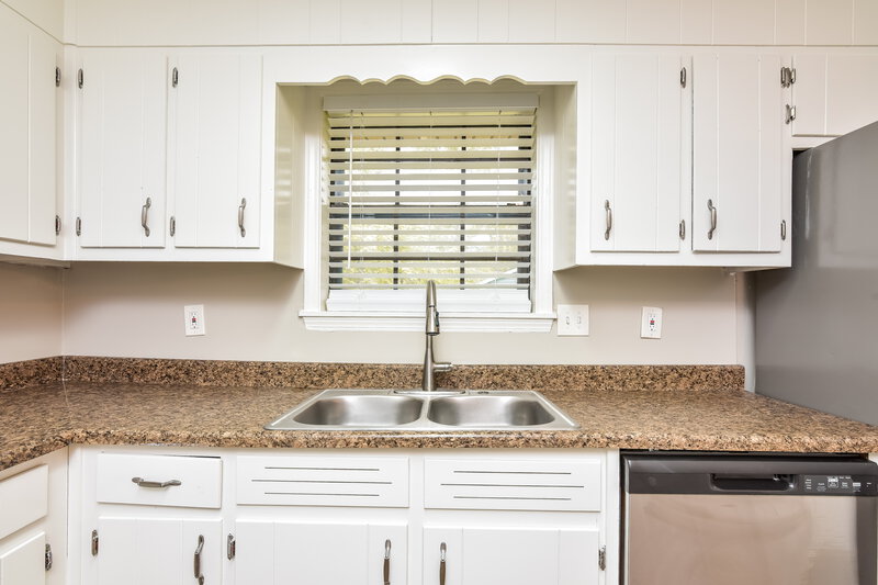 1,710/Mo, 6682 Cameron Rd Morrow, GA 30260 Kitchen View 2