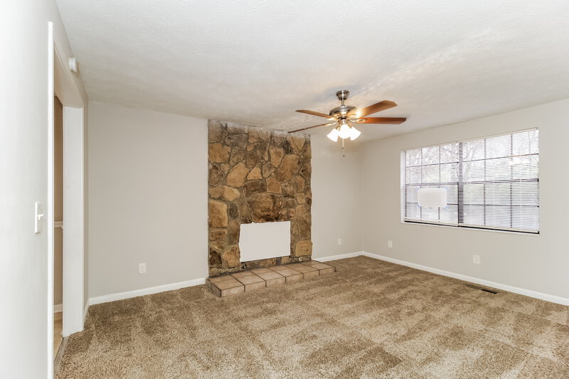 2,480/Mo, 3894 Yeager Rd Douglasville, GA 30135 Living Room View 3