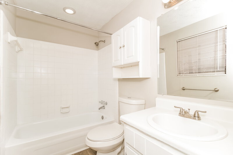 2,480/Mo, 3894 Yeager Rd Douglasville, GA 30135 Main Bathroom View