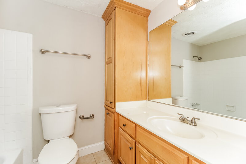 2,480/Mo, 3894 Yeager Rd Douglasville, GA 30135 Bathroom View