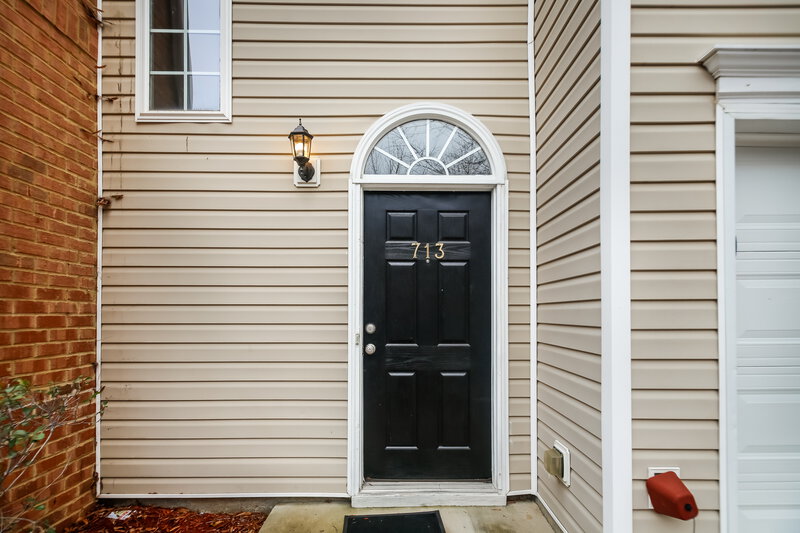 2,800/Mo, 713 Celeste Ln SW Atlanta, GA 30331 Front View 2