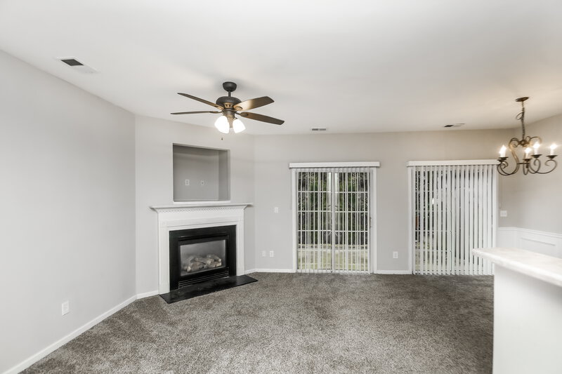 2,800/Mo, 713 Celeste Ln SW Atlanta, GA 30331 Living Room View 2