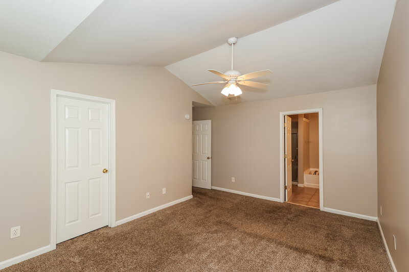 2,325/Mo, 713 Celeste Ln SW Atlanta, GA 30331 Main Bedroom View 2