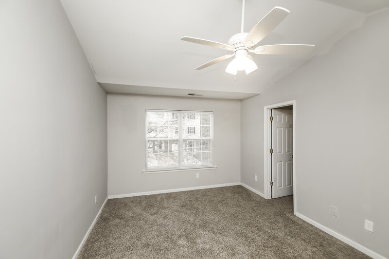 2,800/Mo, 713 Celeste Ln SW Atlanta, GA 30331 Main Bedroom View