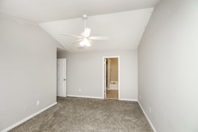2,800/Mo, 713 Celeste Ln SW Atlanta, GA 30331 Main Bedroom View 2