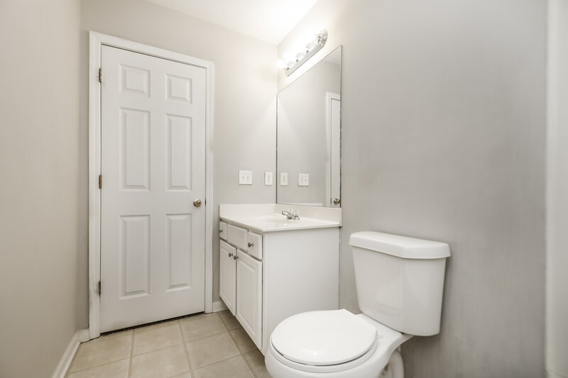 2,800/Mo, 713 Celeste Ln SW Atlanta, GA 30331 Powder Room View