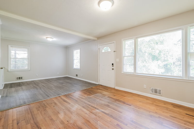 1,495/Mo, 6103 Blackhawk Trl SE Mableton, GA 30126 Living Room View 3