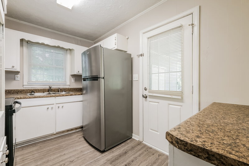 1,495/Mo, 6103 Blackhawk Trl SE Mableton, GA 30126 Kitchen View