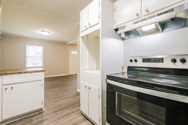 1,495/Mo, 6103 Blackhawk Trl SE Mableton, GA 30126 Kitchen View 3