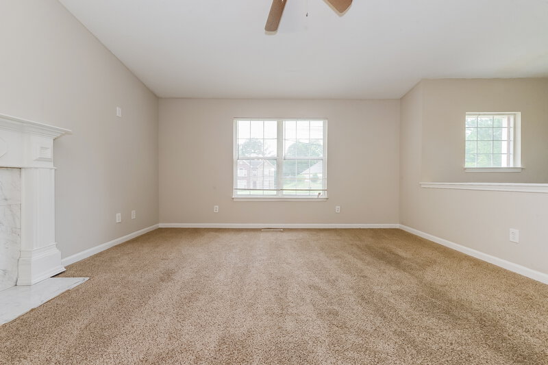 1,945/Mo, 3826 Dogwood Farm Rd Decatur, GA 30034 Living Room View 4