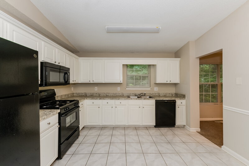 1,945/Mo, 3826 Dogwood Farm Rd Decatur, GA 30034 Kitchen View