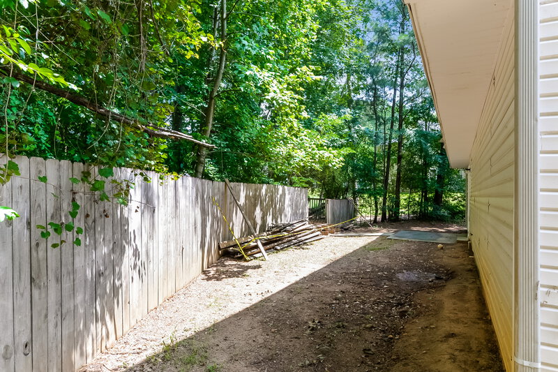 1,945/Mo, 3826 Dogwood Farm Rd Decatur, GA 30034 Exterior View