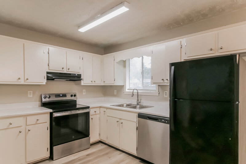 1,780/Mo, 6183 Fieldcrest Dr Morrow, GA 30260 Kitchen View