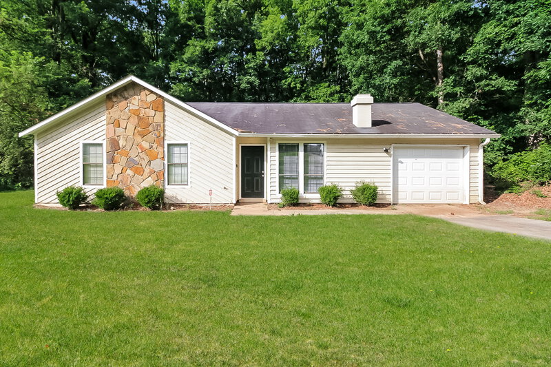 2,290/Mo, 820 Forest Path Stone Mountain, GA 30088 External View