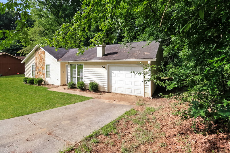 2,290/Mo, 820 Forest Path Stone Mountain, GA 30088 Front View