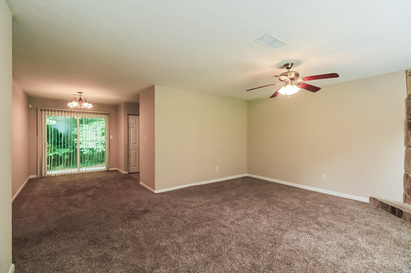 2,290/Mo, 820 Forest Path Stone Mountain, GA 30088 Living Room View 3