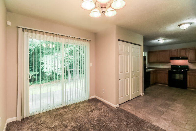 2,290/Mo, 820 Forest Path Stone Mountain, GA 30088 Dining Room View 2