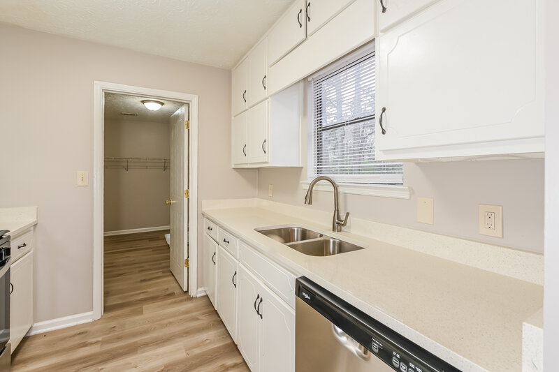 1,825/Mo, 2419 Old Rex Morrow Rd Ellenwood, GA 30294 Kitchen View