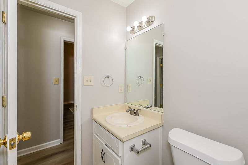 1,825/Mo, 2419 Old Rex Morrow Rd Ellenwood, GA 30294 Bathroom View