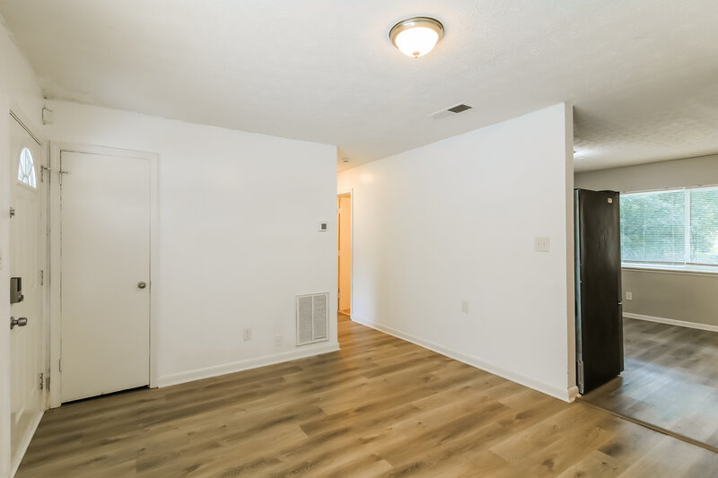 1,655/Mo, 8721 W Bourne Dr Jonesboro, GA 30238 Living Room View 2