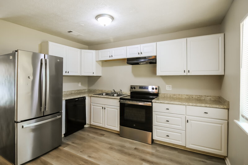 1,655/Mo, 8721 W Bourne Dr Jonesboro, GA 30238 Kitchen View 2