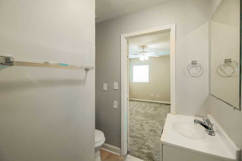 1,655/Mo, 8721 W Bourne Dr Jonesboro, GA 30238 Main Bathroom View