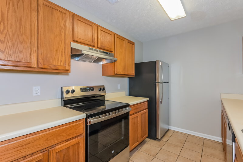 2,520/Mo, 5885 Strathmoor Manor Cir Lithonia, GA 30058 Kitchen View