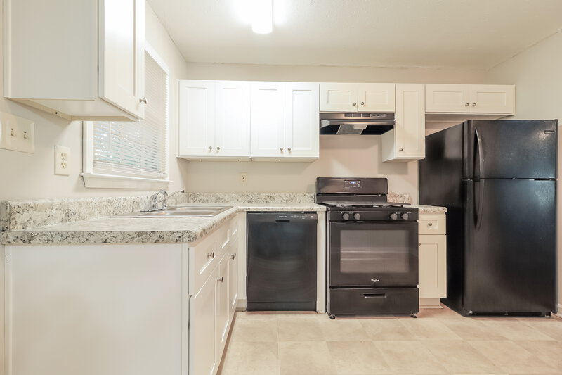 1,760/Mo, 3797 Kathryn Dr SW Atlanta, GA 30331 Kitchen View