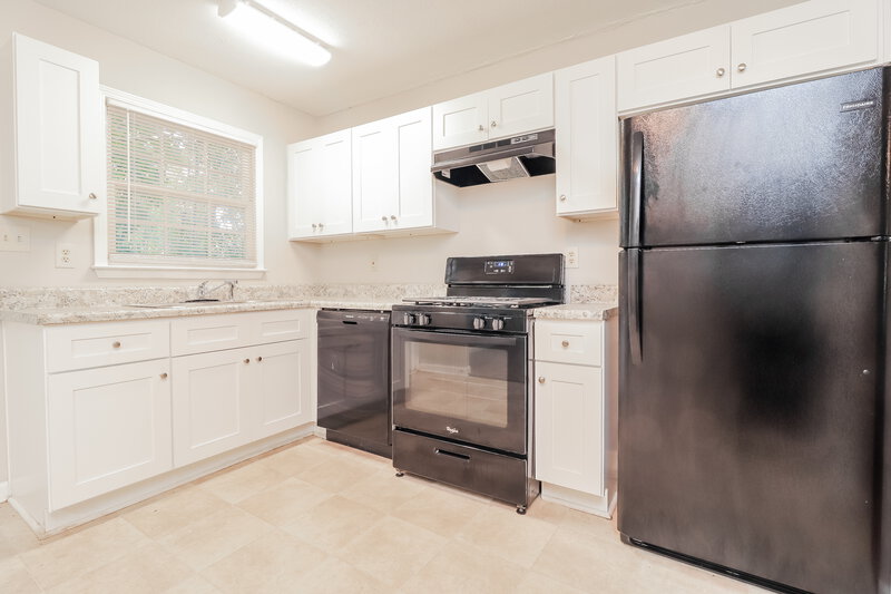 1,760/Mo, 3797 Kathryn Dr SW Atlanta, GA 30331 Kitchen View 3