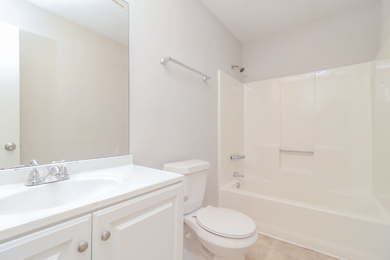 1,760/Mo, 3797 Kathryn Dr SW Atlanta, GA 30331 Bathroom View