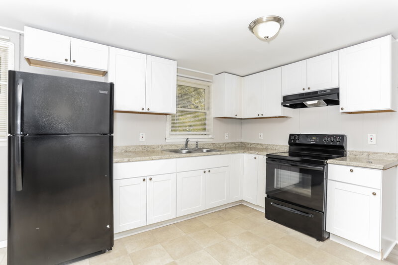 1,355/Mo, 230 King Blvd McDonough, GA 30253 Kitchen View