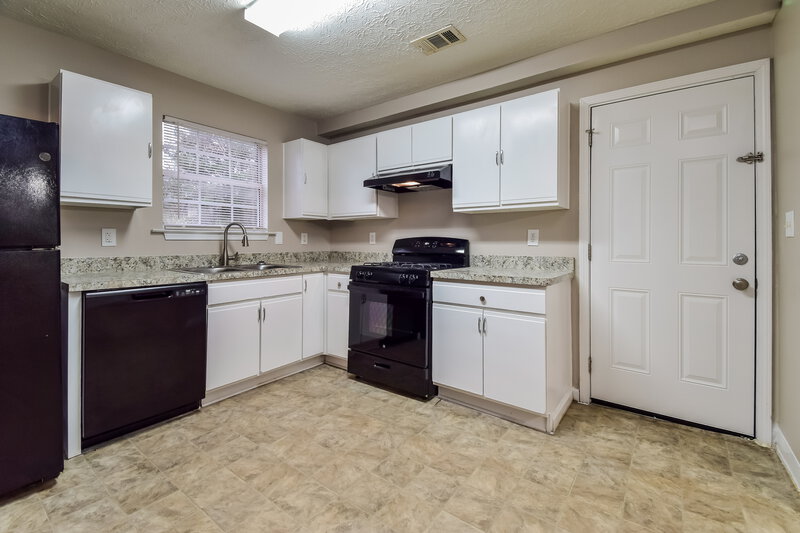 1,785/Mo, 3593 Boulder Ridge Terrace Ellenwood, GA 30294 Kitchen View