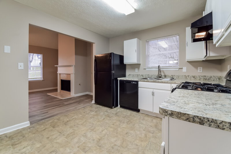 1,785/Mo, 3593 Boulder Ridge Terrace Ellenwood, GA 30294 Kitchen View 2