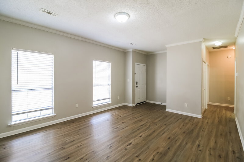 1,625/Mo, 120 Mann Blvd Stockbridge, GA 30281 Living Room View 2