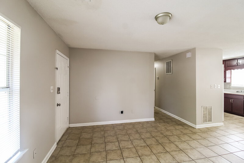 2,080/Mo, 120 Sherwood Loop McDonough, GA 30253 Living Room View 2