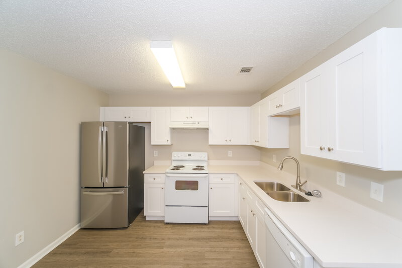1,770/Mo, 2150 Ivy Lane Union City, GA 30291 Kitchen View 2