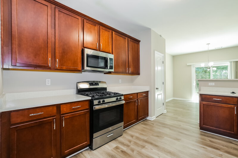 3,370/Mo, 3996 Yosemite Park Ln Snellville, GA 30039 Kitchen View 2