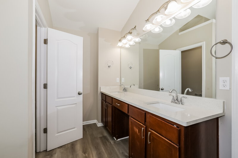 3,370/Mo, 3996 Yosemite Park Ln Snellville, GA 30039 Main Bathroom View 2