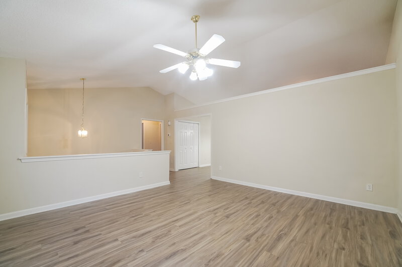 1,580/Mo, 37 Seagrave Court Rockmart, GA 30153 Living Room View 2