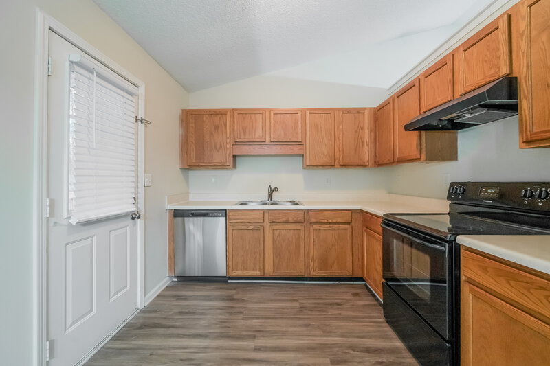 1,580/Mo, 37 Seagrave Court Rockmart, GA 30153 Kitchen View 2