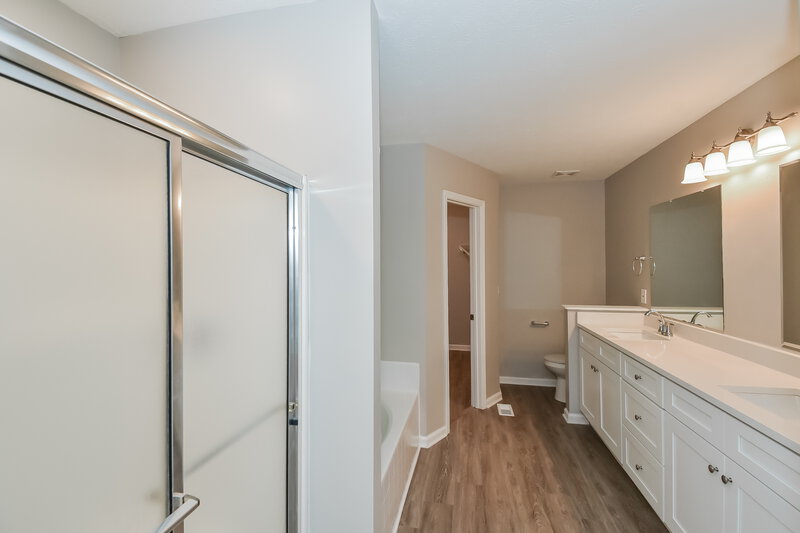 2,790/Mo, 6376 Melrose St Unit 1 Douglasville, GA 30134 Main Bathroom View