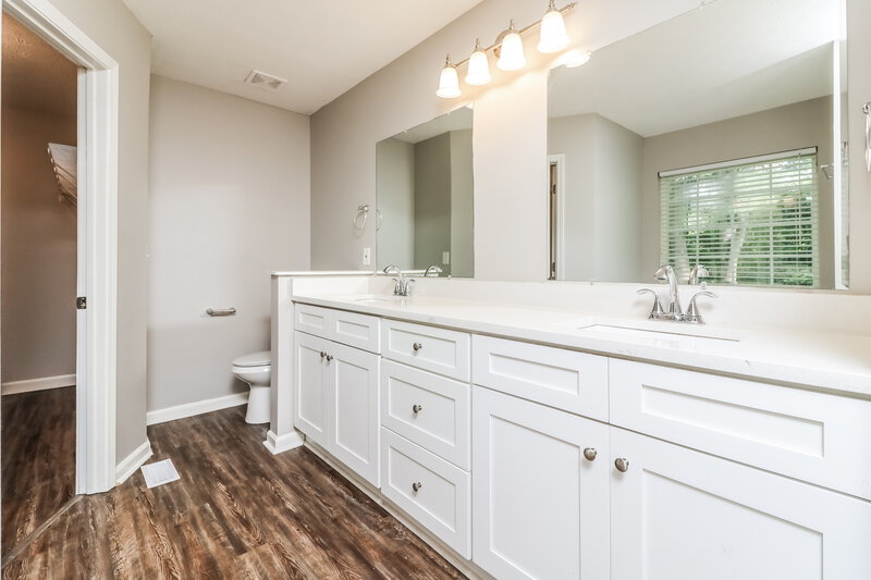 2,010/Mo, 6376 Melrose St Douglasville, GA 30134 Main Bathroom View