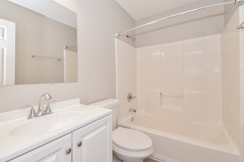 2,790/Mo, 6376 Melrose St Unit 1 Douglasville, GA 30134 Bathroom View