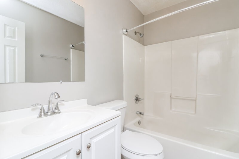 2,010/Mo, 6376 Melrose St Douglasville, GA 30134 Bathroom View