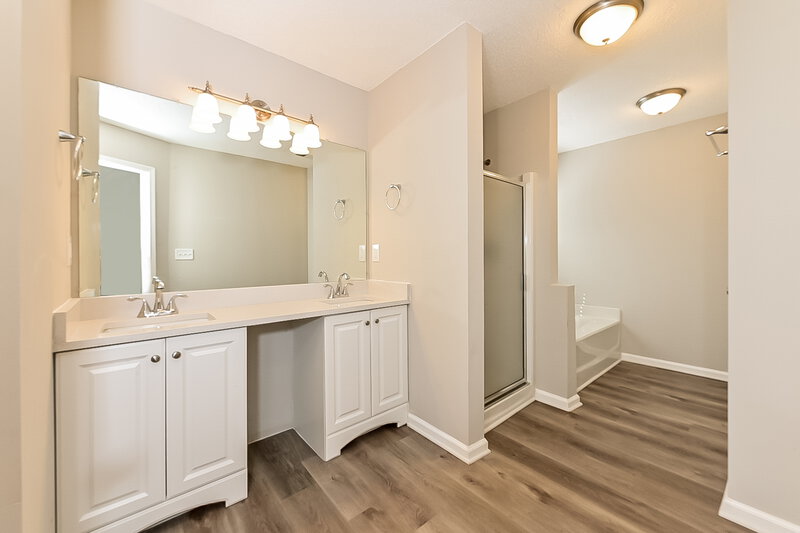 1,955/Mo, 1603 Blossom Dr Atlanta, GA 30349 Main Bathroom View 2