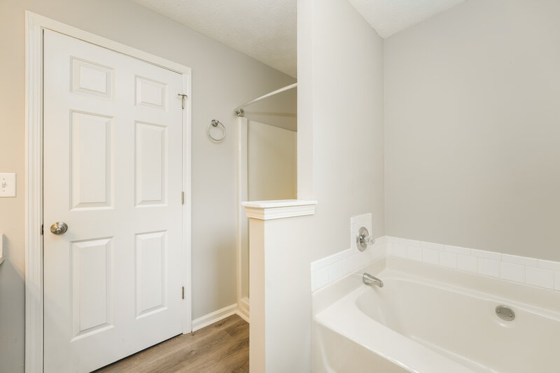 1,885/Mo, 3005 Sentinel Parkway Lawrenceville, GA 30043 Main Bathroom View 2