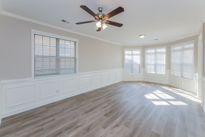 2,355/Mo, 184 Greenview Dr Newnan, GA 30265 Living Room View 2