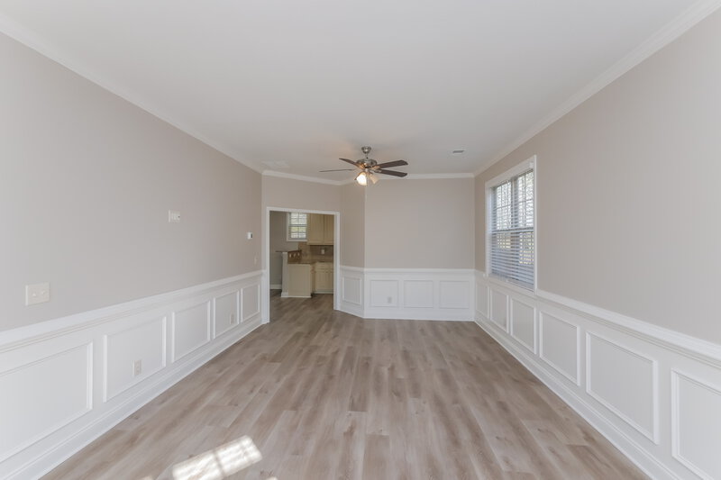2,355/Mo, 184 Greenview Dr Newnan, GA 30265 Family Room View 2
